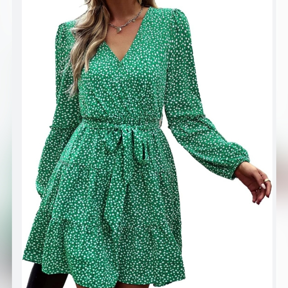 Green & White Polka Dot Flowy Mini Dress with Puff Sleeves & Belt